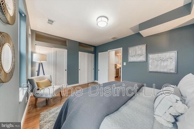 Building Photo - 1446 Newton St NW