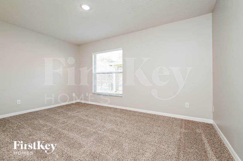Building Photo - 728 Berry Bramble Dr