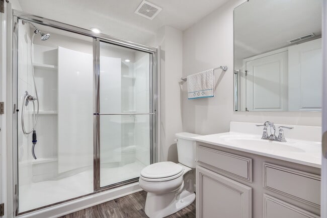 Building Photo - 194 Cresting Rd