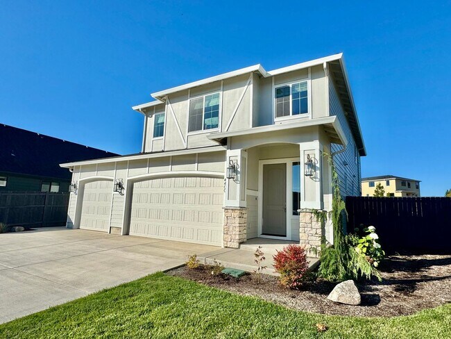 Building Photo - Gorgeous Ridgefield Home w/ full guest sui...