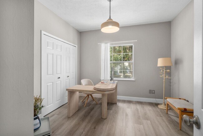 Building Photo - New Listing in Monticello at Mill Pond – S...