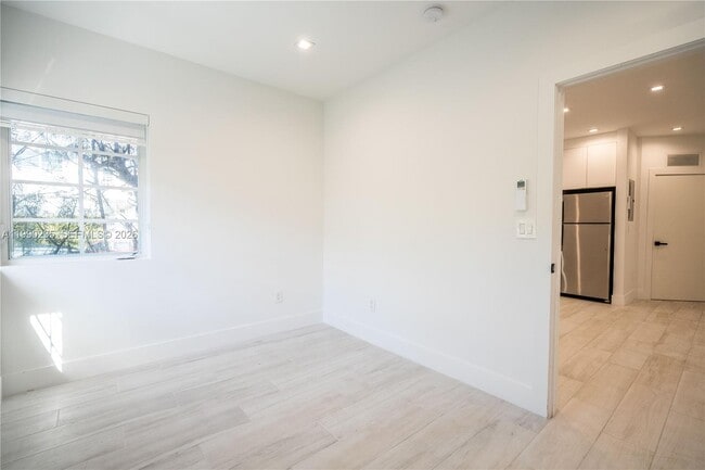 Building Photo - 960 Jefferson Ave