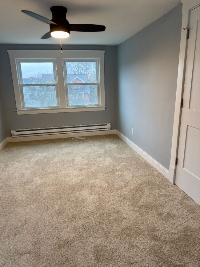 Building Photo - 2407 Woodmere Dr
