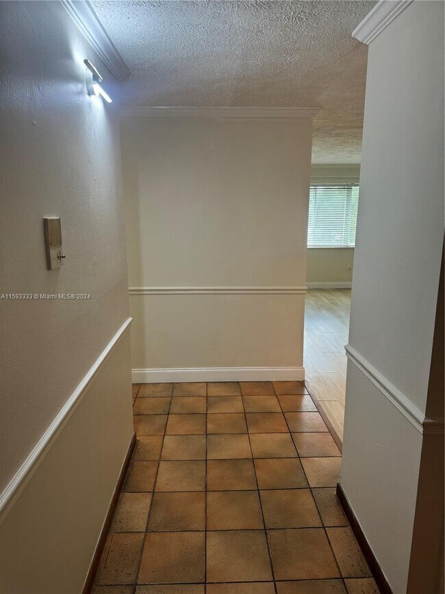 Building Photo - 14820 Naranja Lakes Blvd