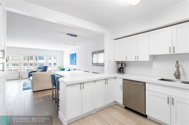 Building Photo - 3850 Galt Ocean Dr