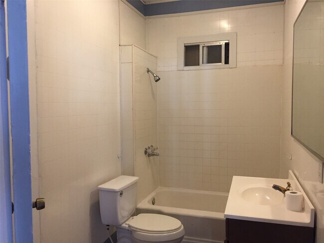 Building Photo - 310 Foerster St