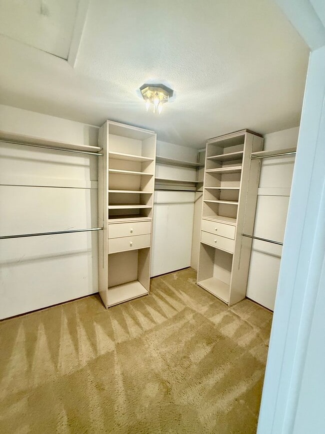 Building Photo - Beautiful 4-Bedroom, 3-Bath Home with Pool...