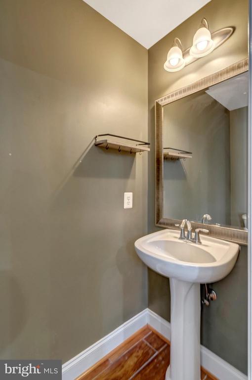 Building Photo - 6830 Hartzell Hill Ln