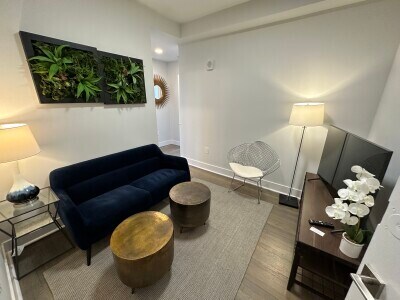 Building Photo - 51 Park Dr