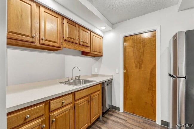 Building Photo - 6630 Erie Rd