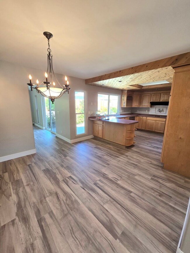 Building Photo - Beautiful spacious home in a lovely neighborhood near Cal Lu! RV Parking!