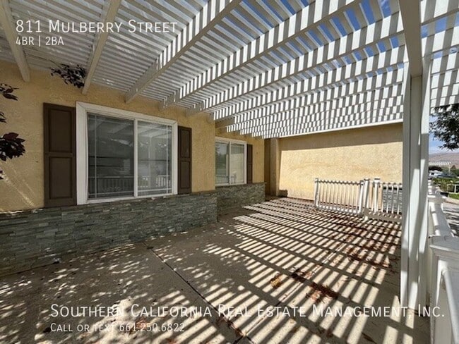 Building Photo - 811 Mulberry St