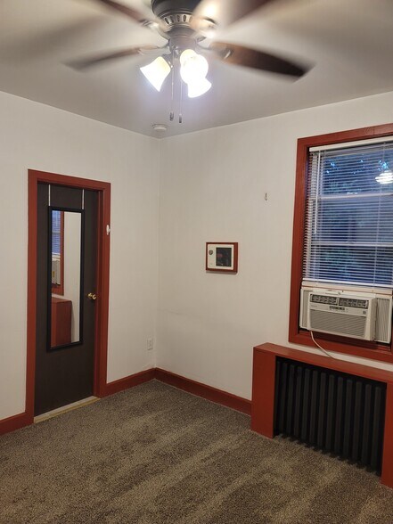 Building Photo - 1622 Bainbridge St