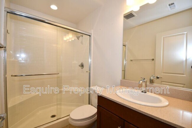 Building Photo - 433 Castiano St