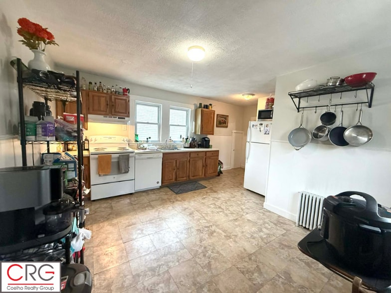 Building Photo - 53 Elm St