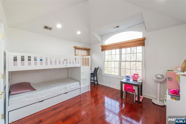 Building Photo - 115 Kensington Ln