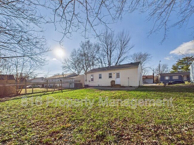 Building Photo - 721 N Rogers St