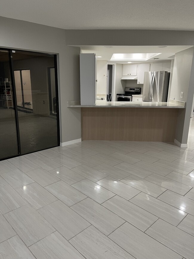 Building Photo - 6455 Jarvis Rd