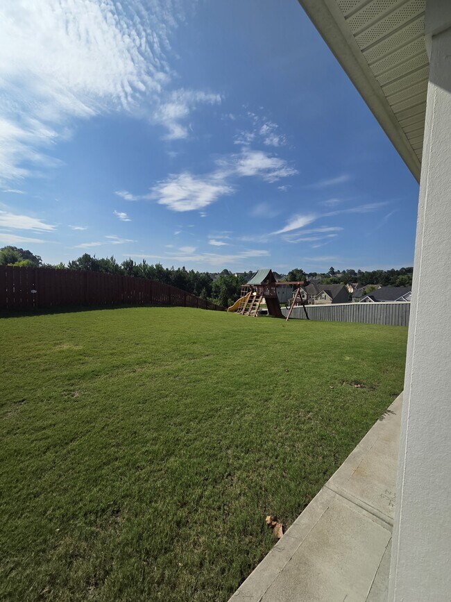 Building Photo - 2105 Thornbury Cove