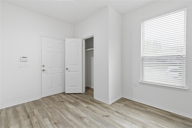 Building Photo - 11200 Drumellan St