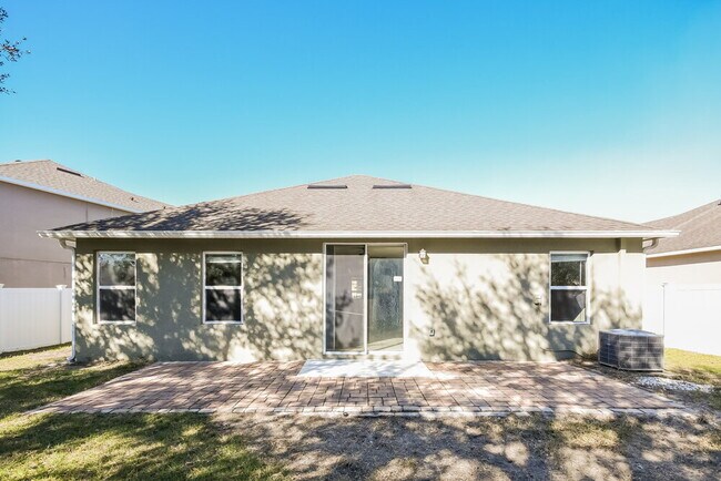 Building Photo - 3725 Ryegrass St