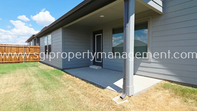 Building Photo - 3604 High Valley Dr