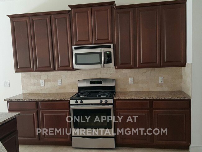 Building Photo - 1065 Vinsetta Cir