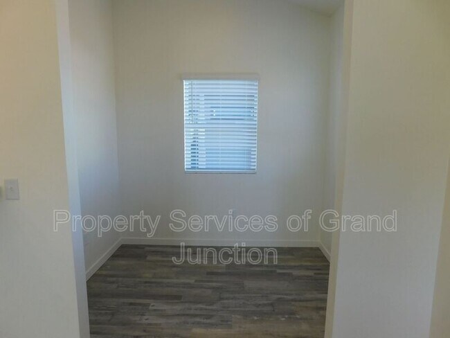 Building Photo - 2354 Zion Cyn Ave