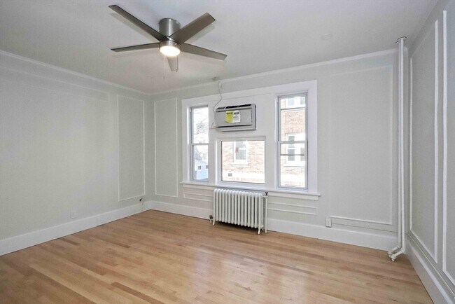 Building Photo - 189 Elm St
