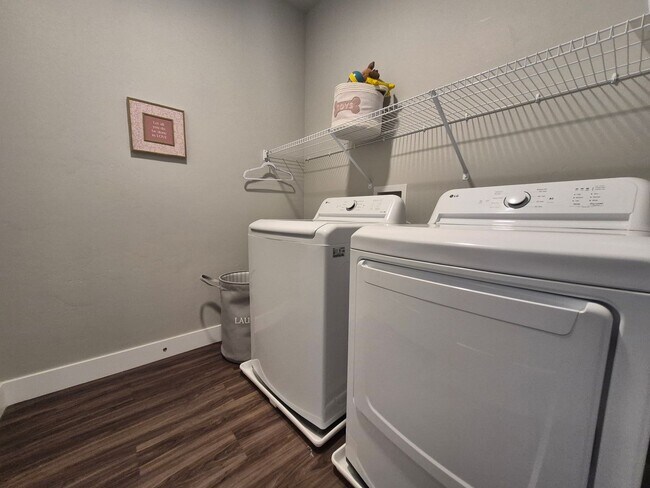 Building Photo - Charming 3 Bed Riverton Condo Minutes from Mountain View Village!!!