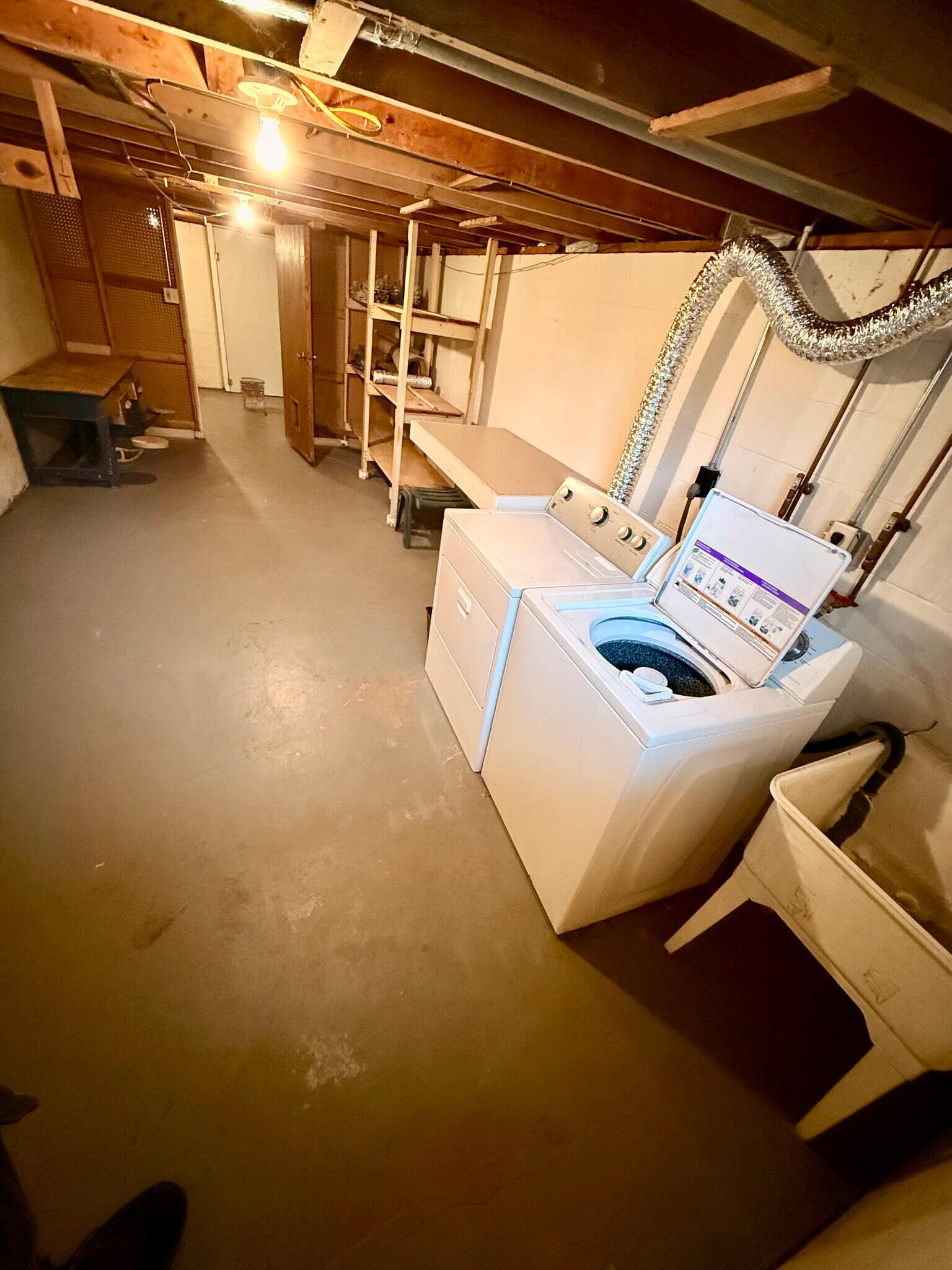 Building Photo - 310 Poplar St