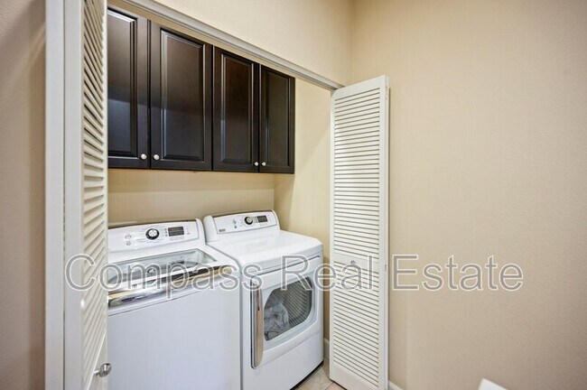 Building Photo - 265 Esfahan Ct