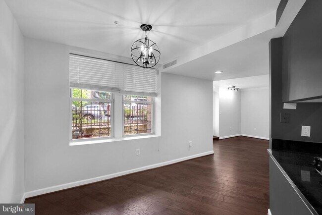 Building Photo - 1801 Calvert St NW