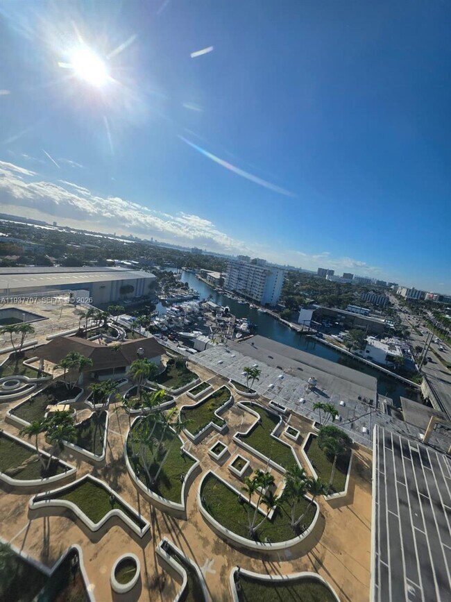 Building Photo - 13499 Biscayne Blvd