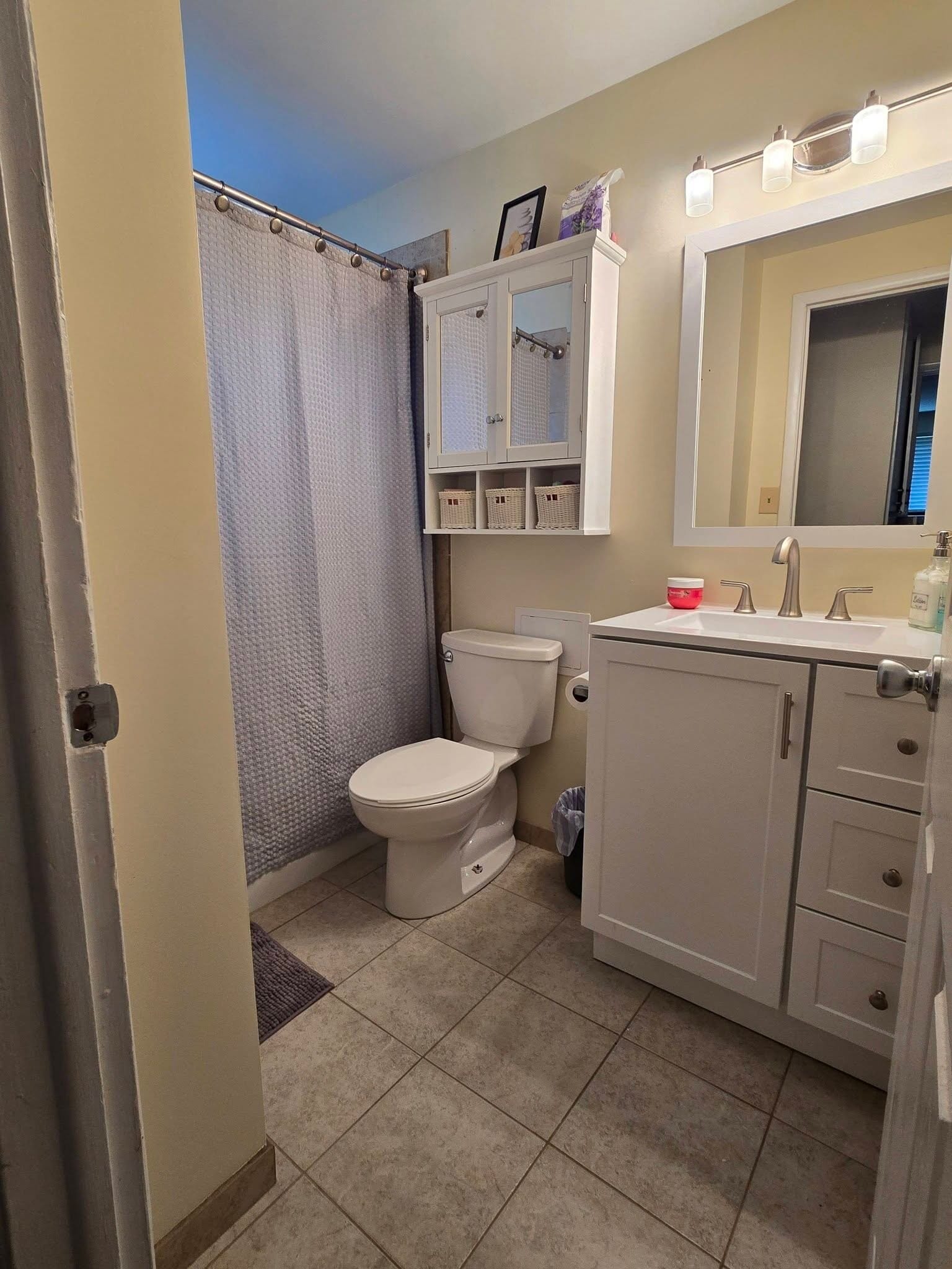 Building Photo - 1593 Manzanita Dr