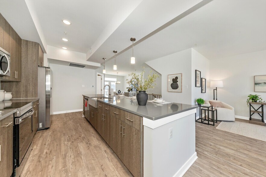 Building Photo - 1616 Blacksmith Way
