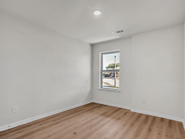 Building Photo - Brand New Fourplex