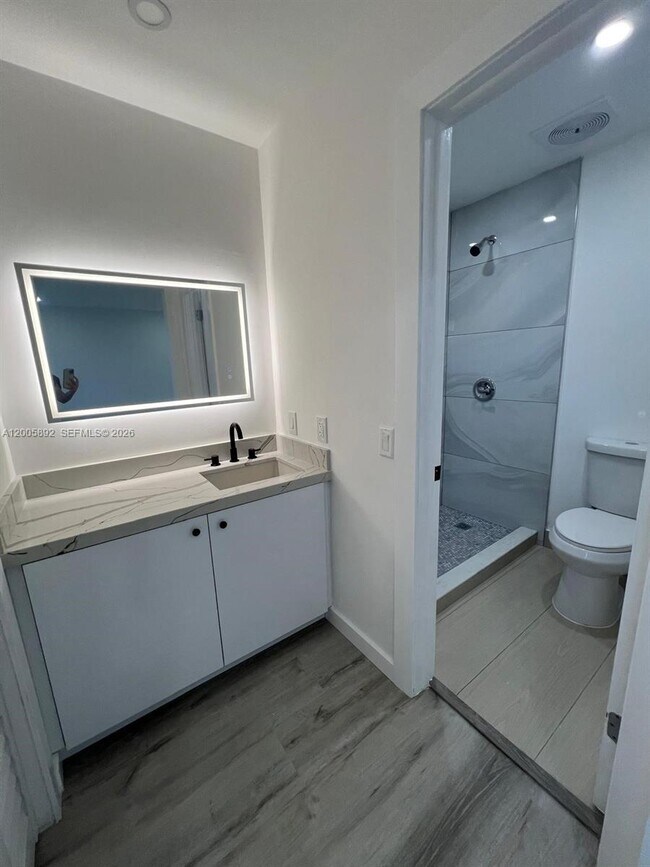 Building Photo - 3632 SW 112th Ave