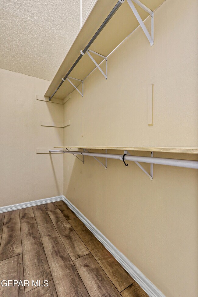 Building Photo - 7229 Golden Hawk Dr