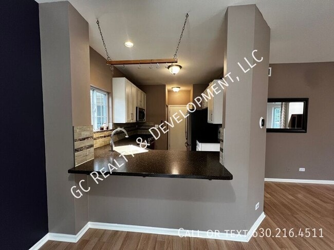 Building Photo - 308 Windsor-Unit A
