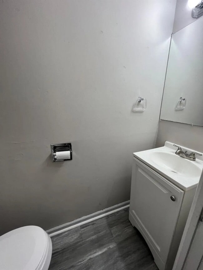 Building Photo - 1014 Parkson Pl