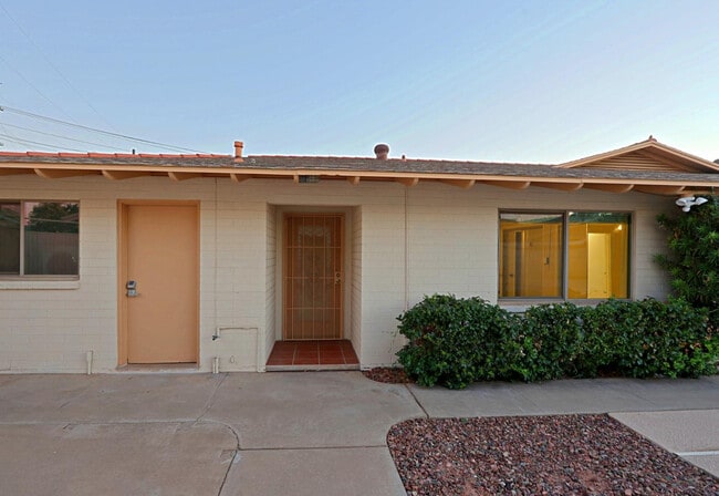 Building Photo - 6203 N 12th Pl