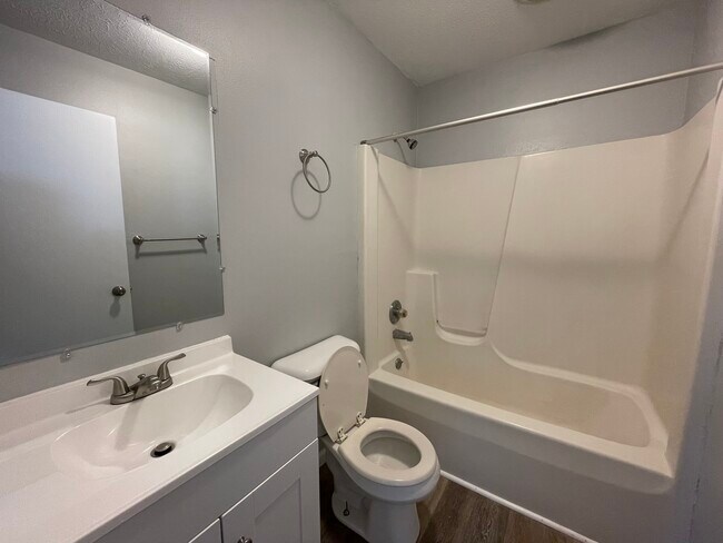 Building Photo - 324 Stone Creek Dr