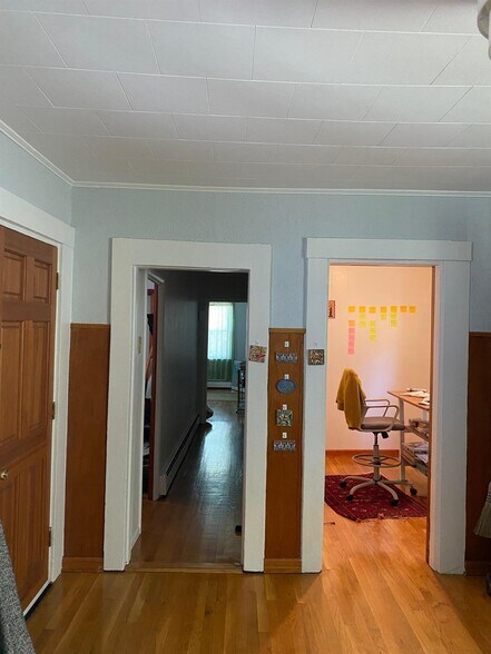 Building Photo - 119 Amory St