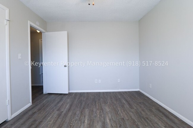 Building Photo - 6730 S Lewis Ave