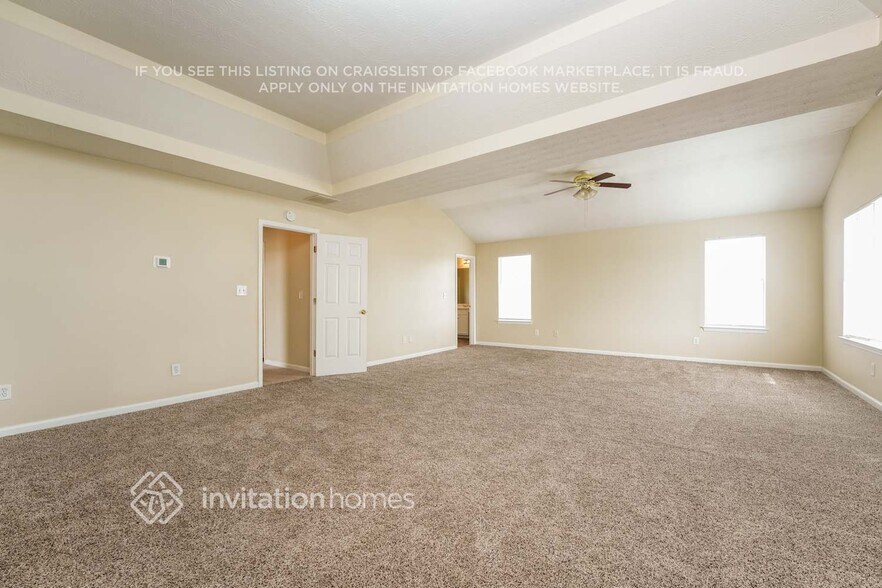 Building Photo - 220 Hazelhurst Dr