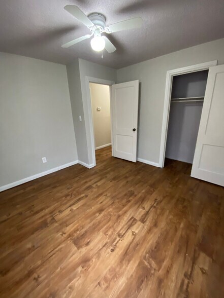 Building Photo - 2119 Pearson Dr