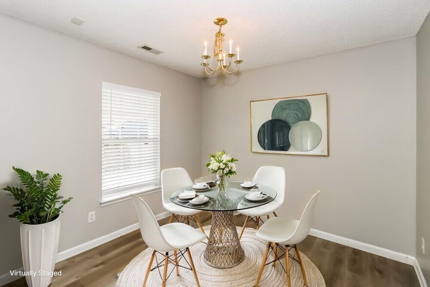 Building Photo - 1353 Bray Dr