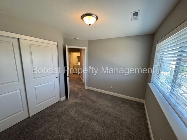 Building Photo - 1393 Handelin Rd