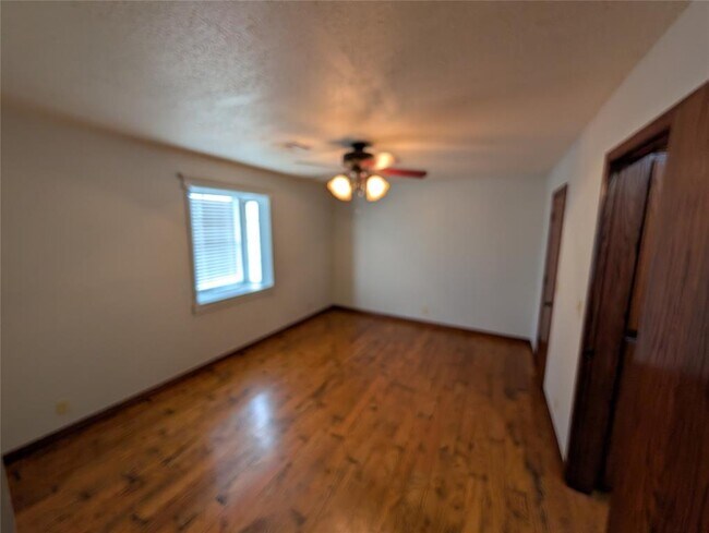 Building Photo - 409 SW 27th Pl